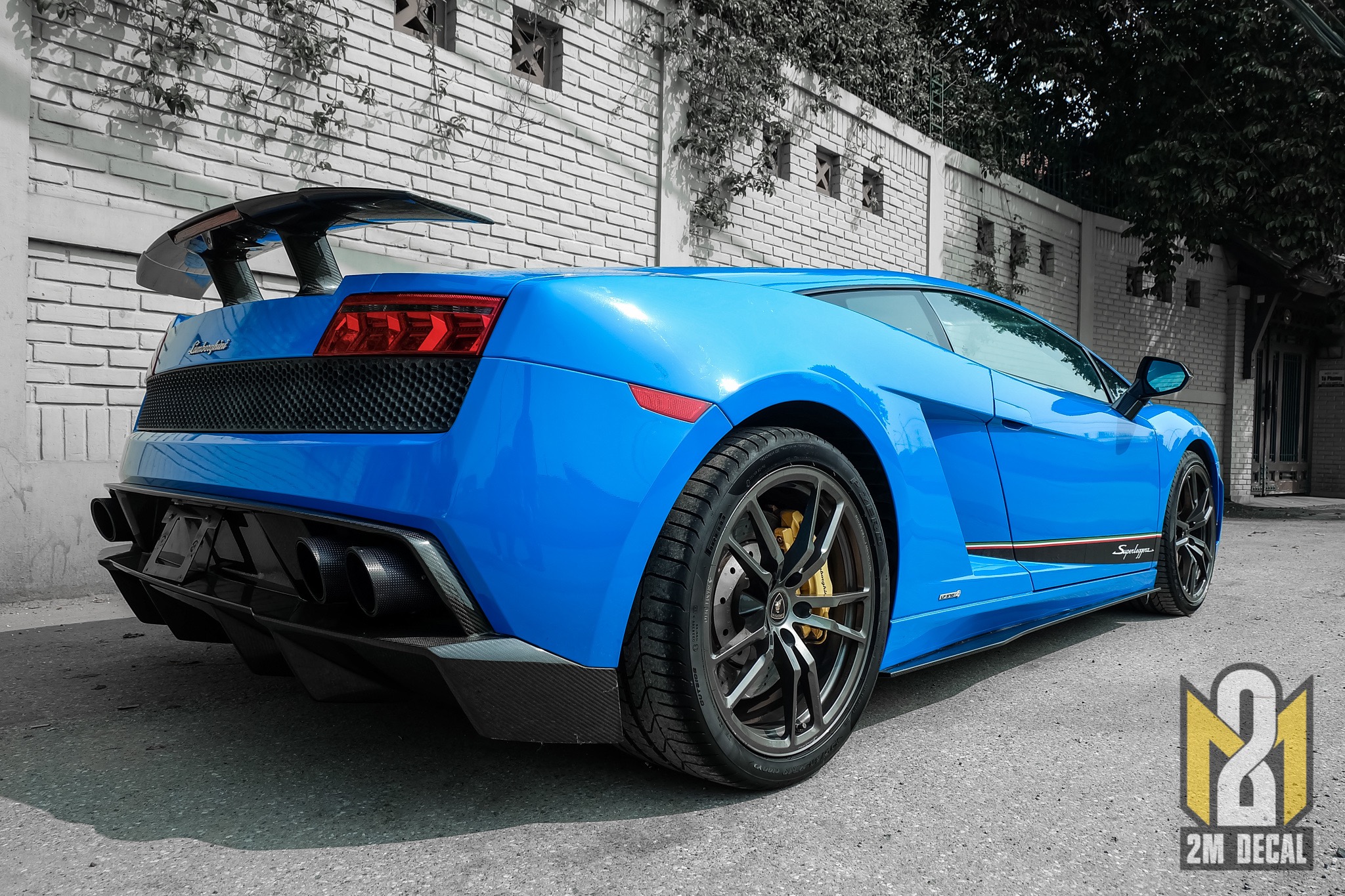 Lamborghini đổi màu China Blue 