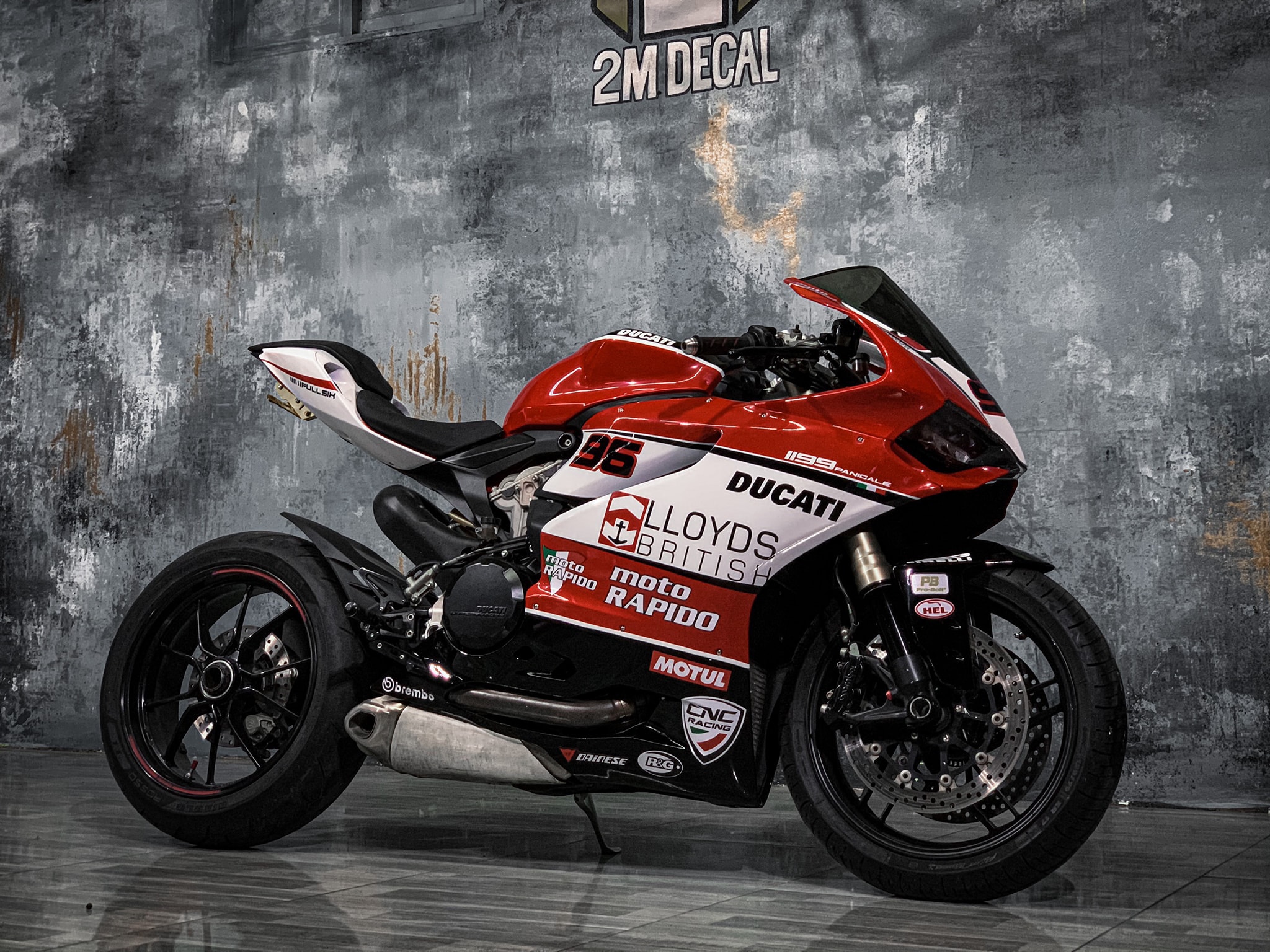 Ducati Panigale 1199 - Lên tem rời LLOYDS BRITISH - 2mdecal.vn