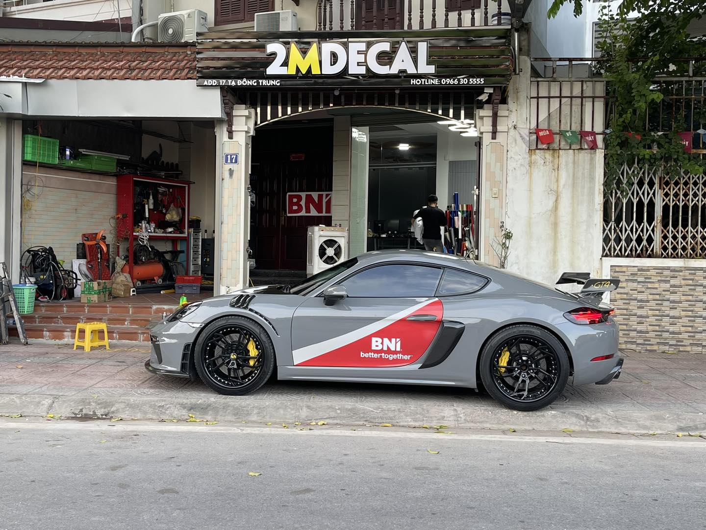 dán decal xe hơi